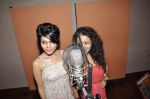 Neha Kakkar and Sonu Kakkar jam for a song in Andheri, Mumbai on 29th Aug 2012 (35).JPG